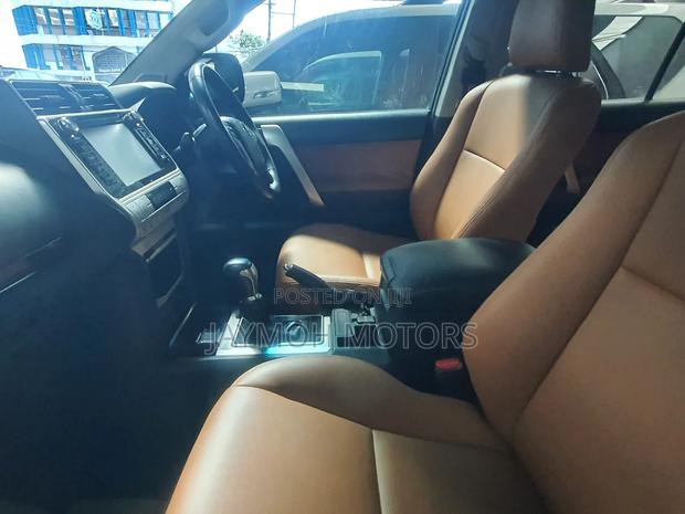 Toyota Land Cruiser Prado 2018 Gray