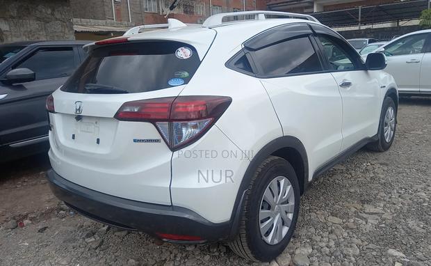 Honda Vezel 2016 White