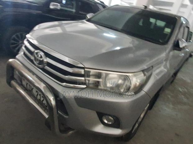 Toyota Hilux 2017 Silver