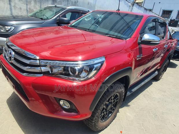 Toyota Hilux 2018 Red
