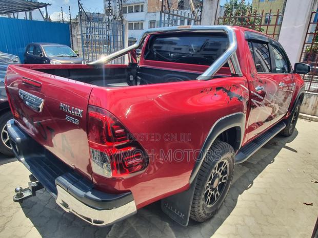 Toyota Hilux 2018 Red