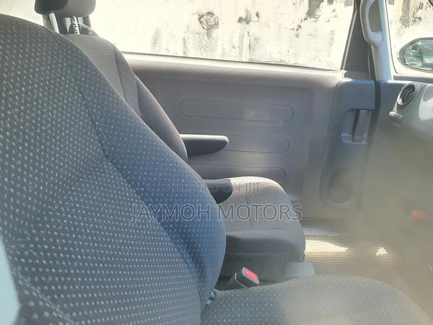 Toyota Spade 2017 Silver