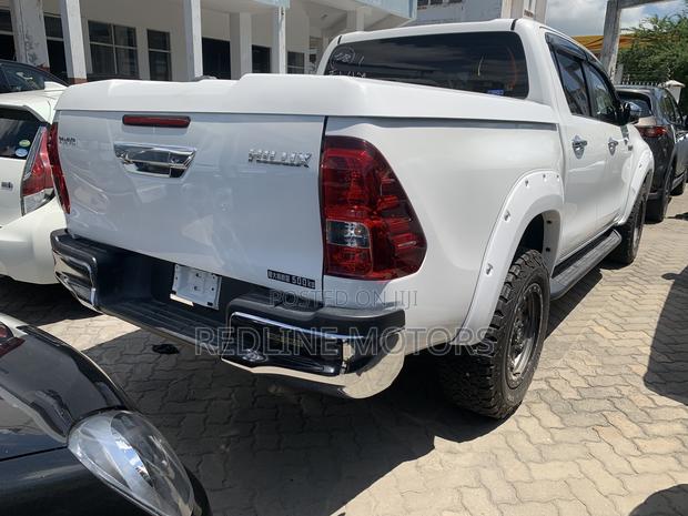 Toyota Hilux 2018 White