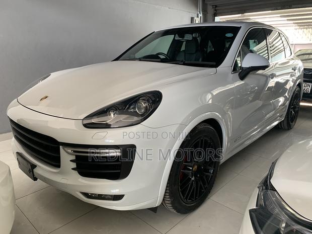 Porsche Cayenne GTS AWD 2018 Pearl