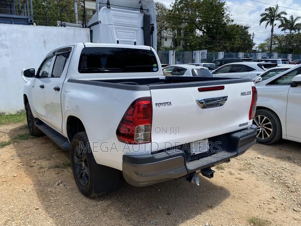 Toyota Hilux 2018 Pearl