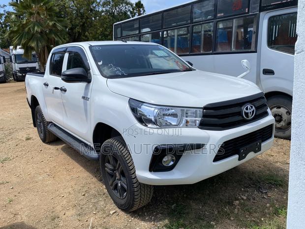 Toyota Hilux 2018 Pearl
