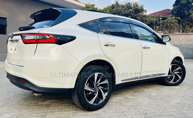 Toyota Harrier 2.0 Turbo 2017 White