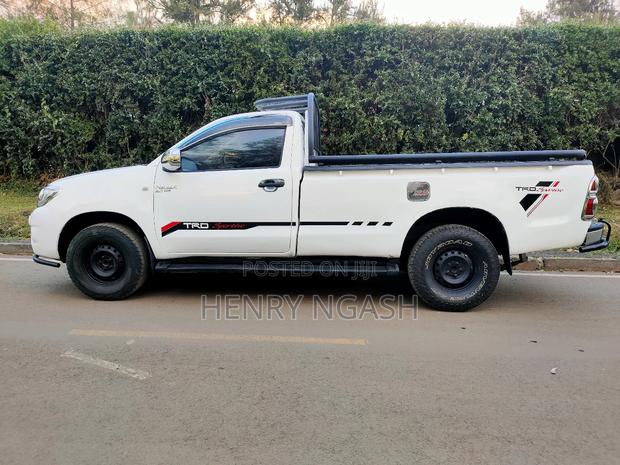 Toyota Hilux 2011