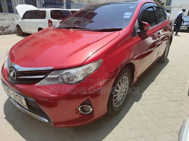 Toyota Auris 2014 Burgundy