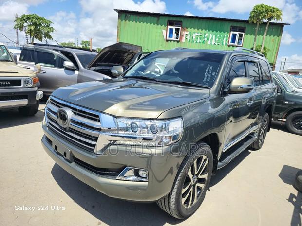 Toyota Land Cruiser 2018 Green