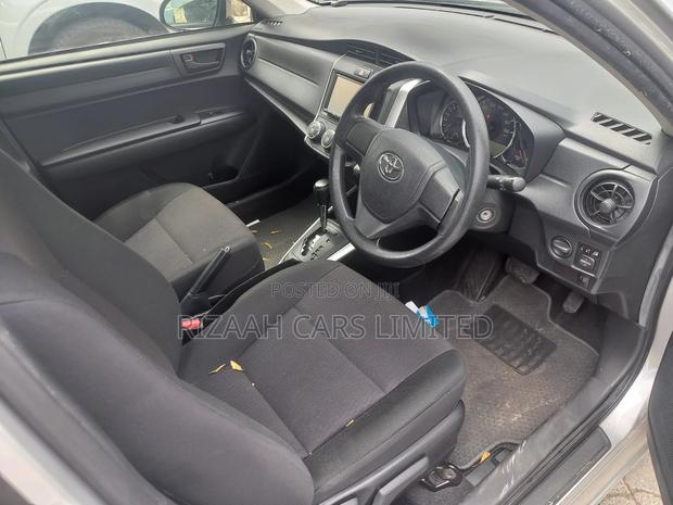 Toyota Corolla Fielder 2017 Silver