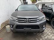 Toyota Hilux SR5 4x4 2017 Gray for sale