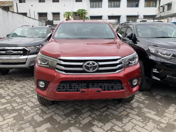 Toyota Hilux SR5 4x4 2016 Red
