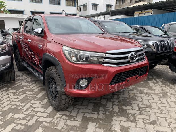 Toyota Hilux SR5 4x4 2016 Red