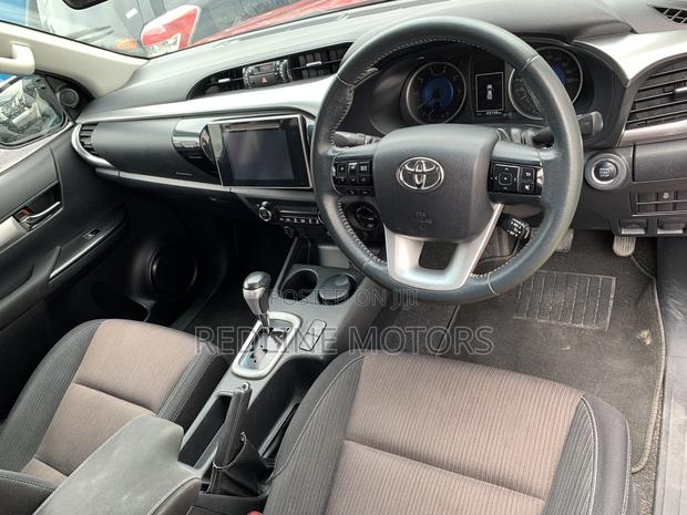 Toyota Hilux SR5 4x4 2016 Red