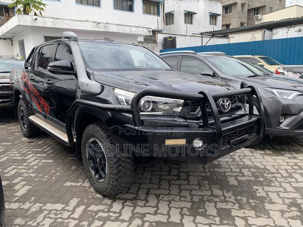 Toyota Hilux 2018 Black