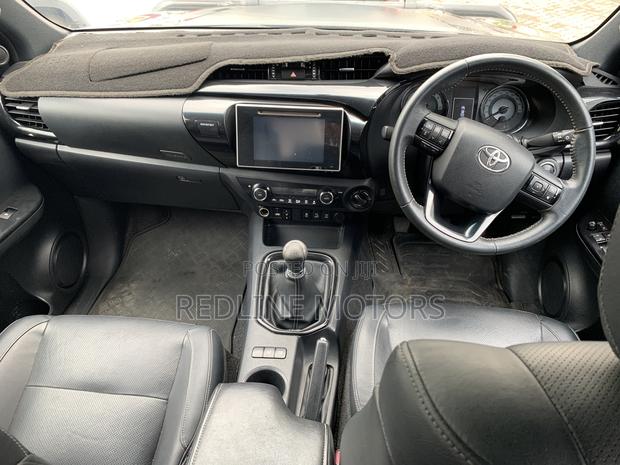 Toyota Hilux 2018 Black