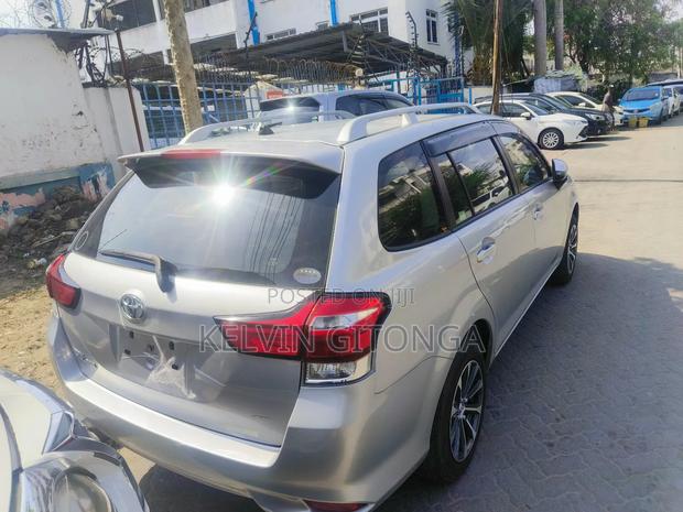Toyota Corolla Fielder 2017 Silver