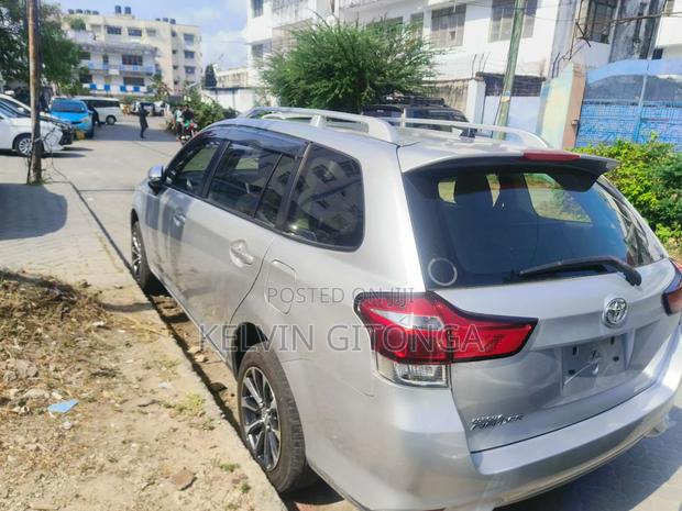 Toyota Corolla Fielder 2017 Silver