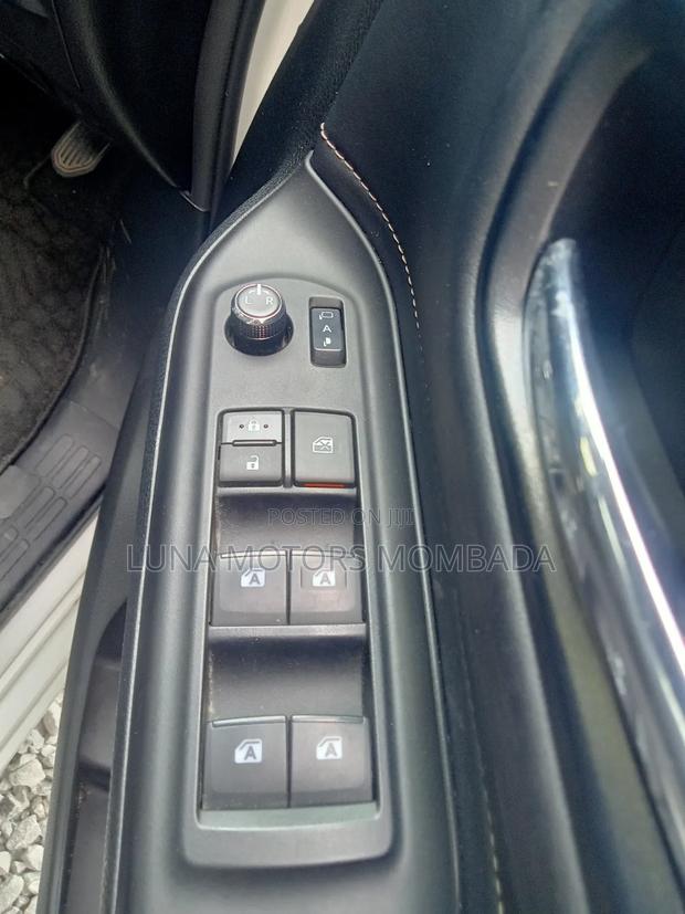 Toyota Esquire 2017 White