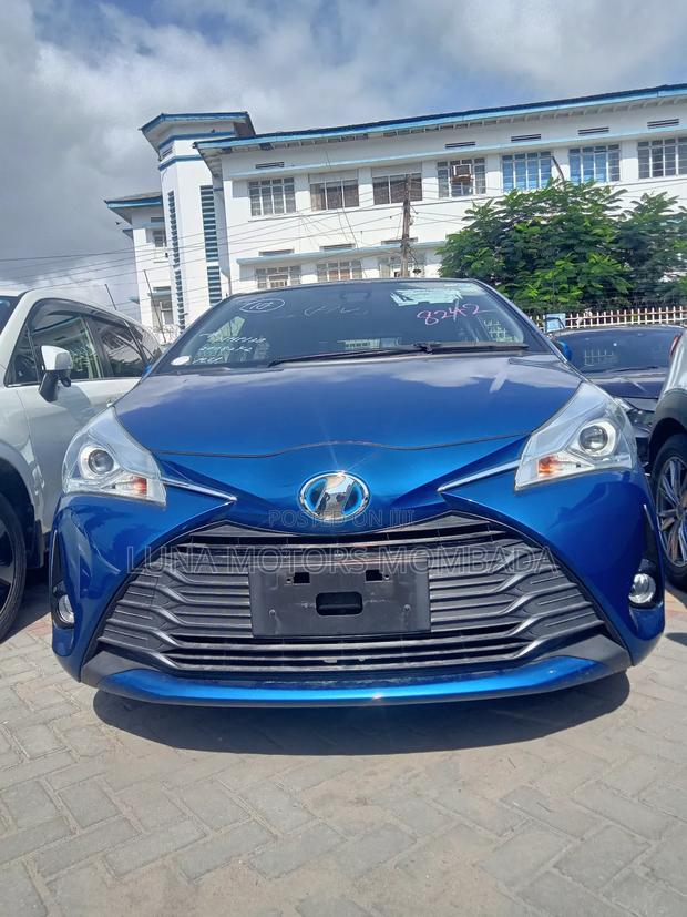 Toyota Vitz 2017 Blue
