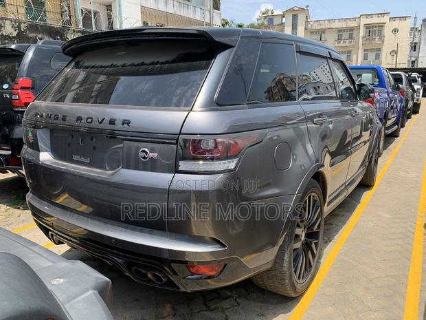 Land Rover Range Rover Sport SVR 4x4 (5.0L 8cyl 8A) 2017 Gray