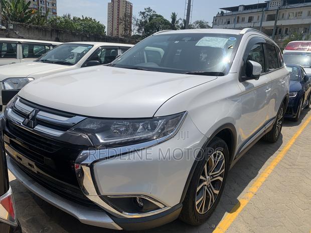 Mitsubishi Outlander SE FWD 2017 White