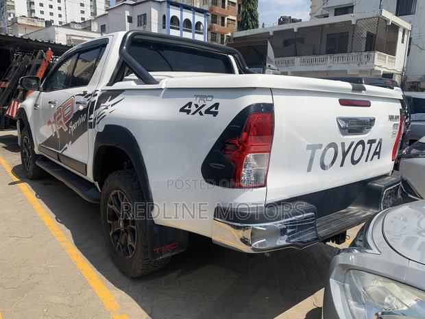 Toyota Hilux SR5+ 4x4 2017