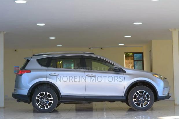 Toyota RAV4 2017 Silver