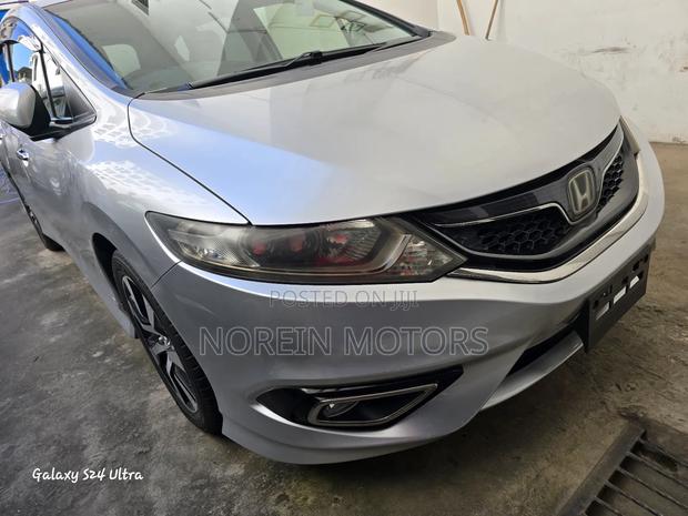 Honda Jade 2017 Silver