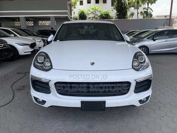Porsche Cayenne Platinum Edition AWD 2017 White