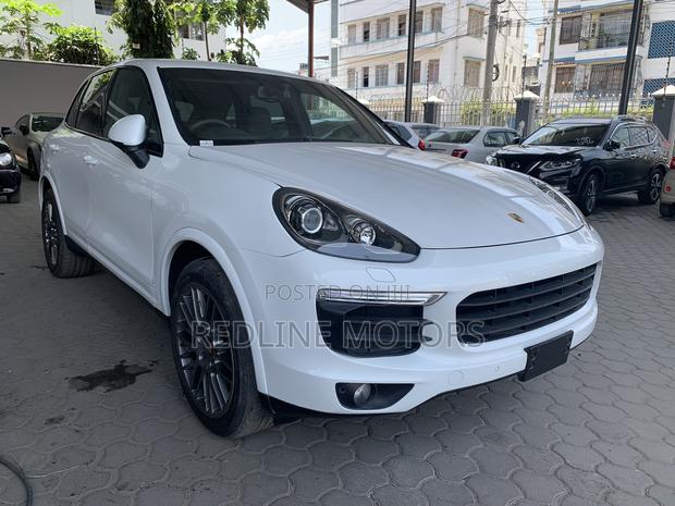 Porsche Cayenne Platinum Edition AWD 2017 White