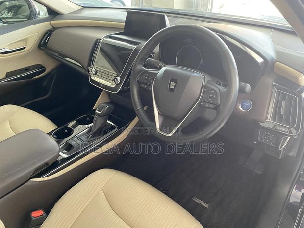 Toyota Crown 2019 Blue