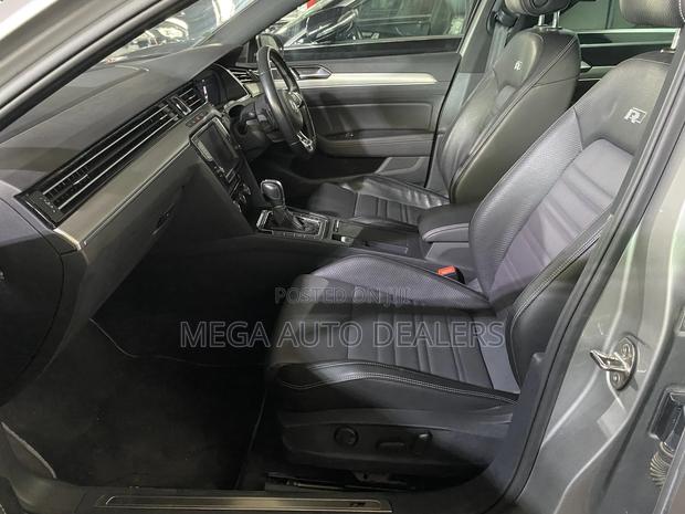 Volkswagen Passat 2018 Silver