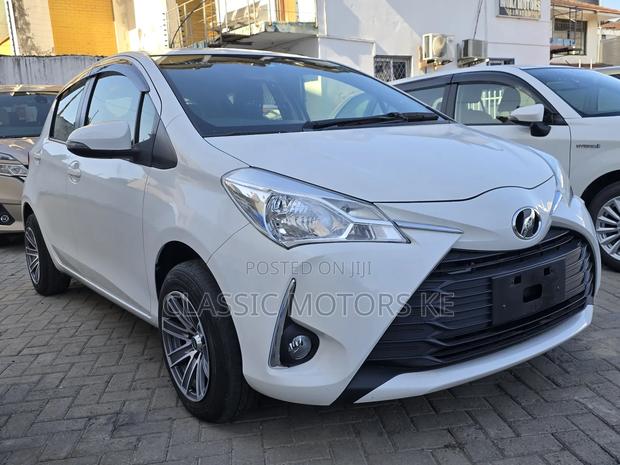 Toyota Vitz 1.3 FWD 5dr 2018 White