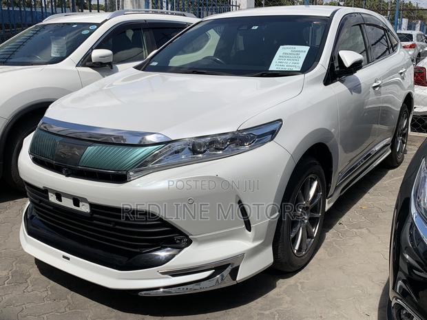 Toyota Harrier 2.0 2018 White