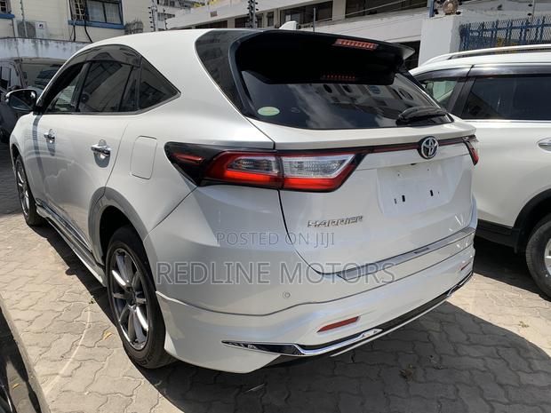 Toyota Harrier 2.0 2018 White