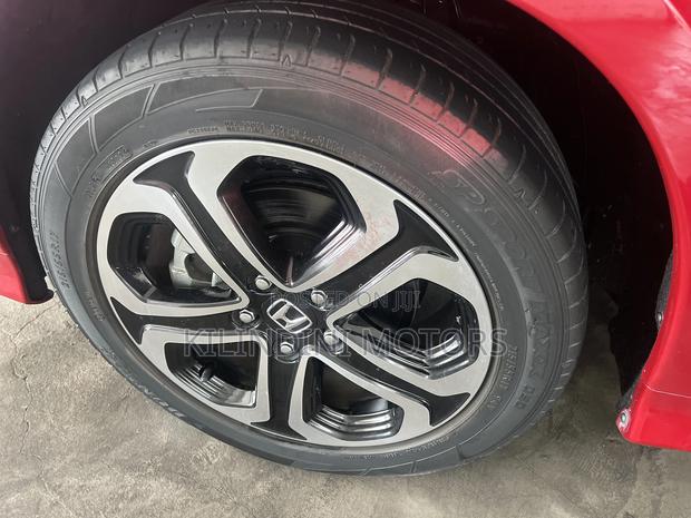 Honda Vezel 2019 Red