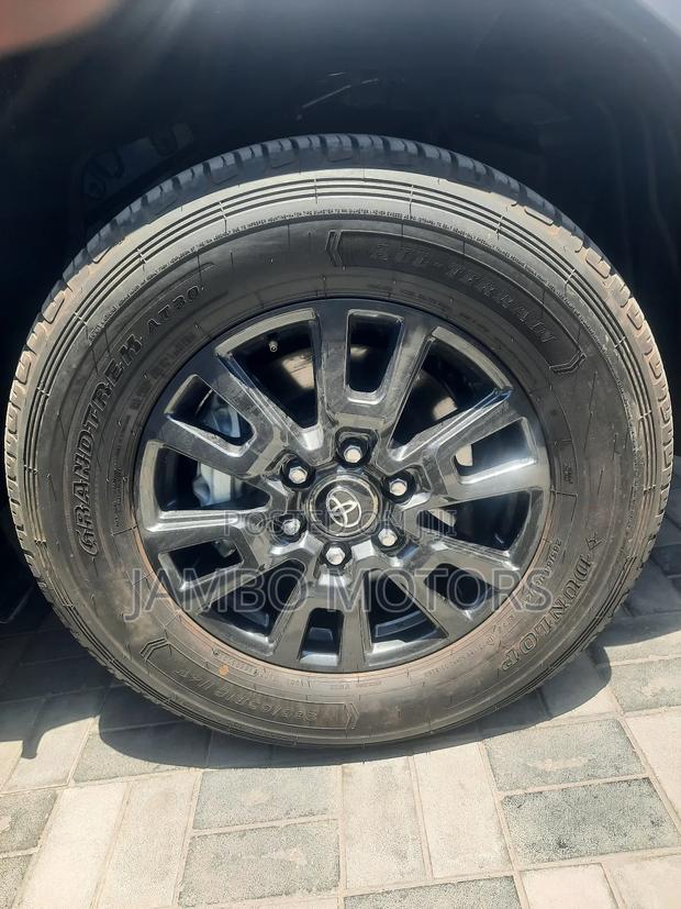 Toyota Land Cruiser Prado 2024 White
