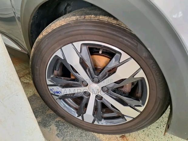 Peugeot 3008 2018 Silver