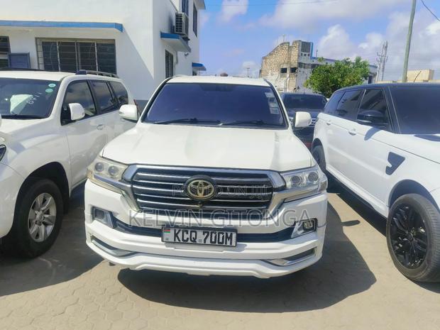 Toyota Land Cruiser Prado 2013 White