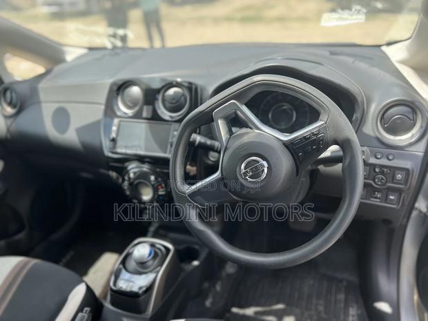 Nissan Note 2018 Silver