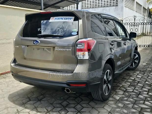 Subaru Forester 2.0XT Premium AWD 2017 Gray
