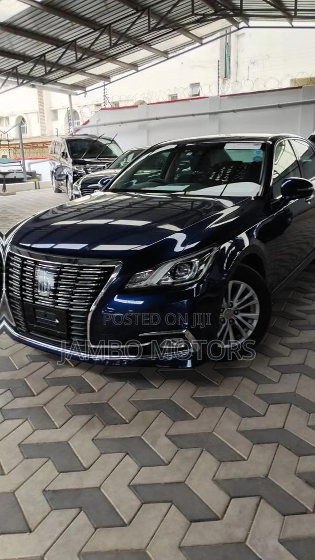 Toyota Crown 2017 Blue