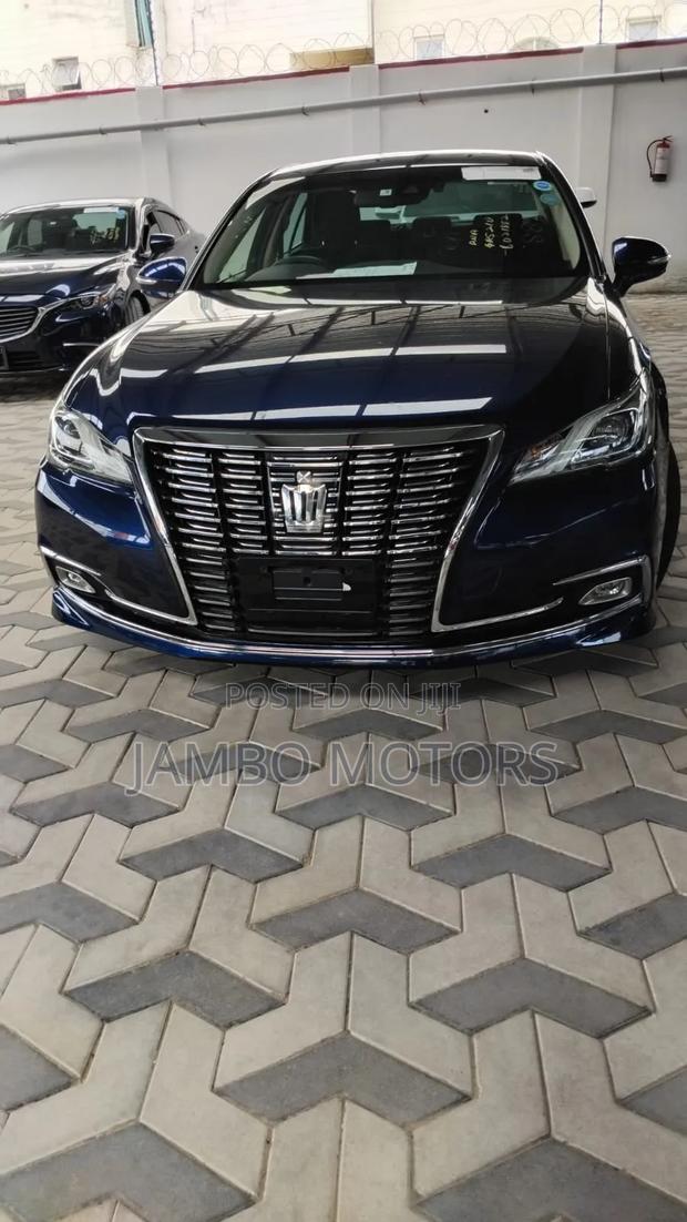 Toyota Crown 2017 Blue