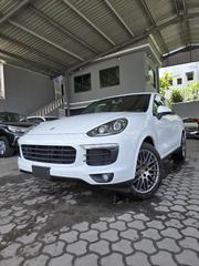 Porsche Cayenne Platinum Edition AWD 2018 White for sale