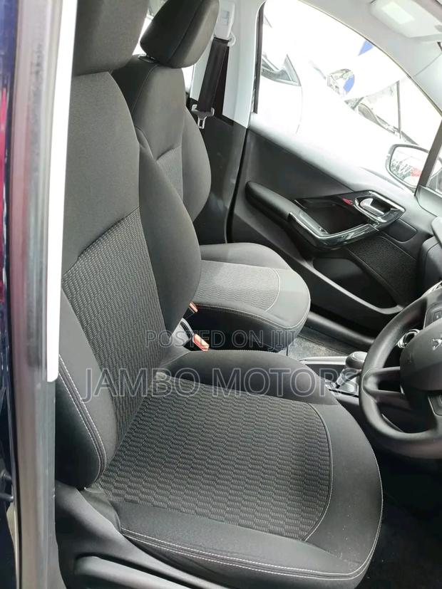 Peugeot 208 2018 Purple