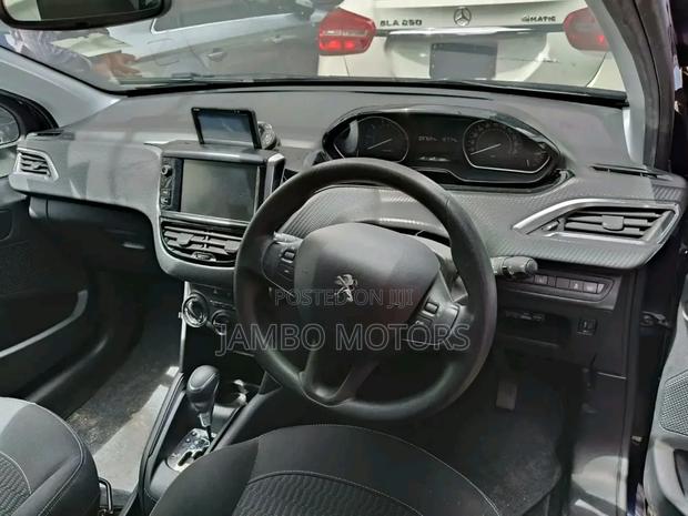 Peugeot 208 2018 Purple