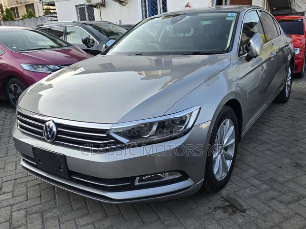 Volkswagen Passat 2017 Silver