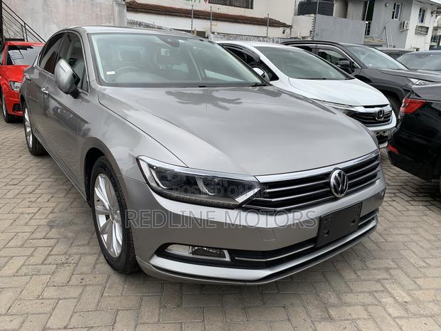 Volkswagen Passat 2017 Silver
